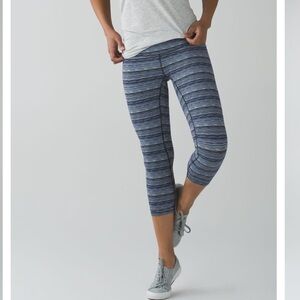 Lululemon Size 6 Wunder Under Crop High Rise Space Dye Twist Sapphire Blue